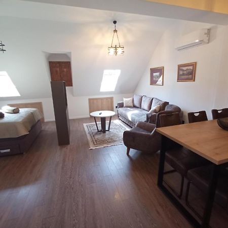 Apartmani Fantasia Cetinje Ngoại thất bức ảnh