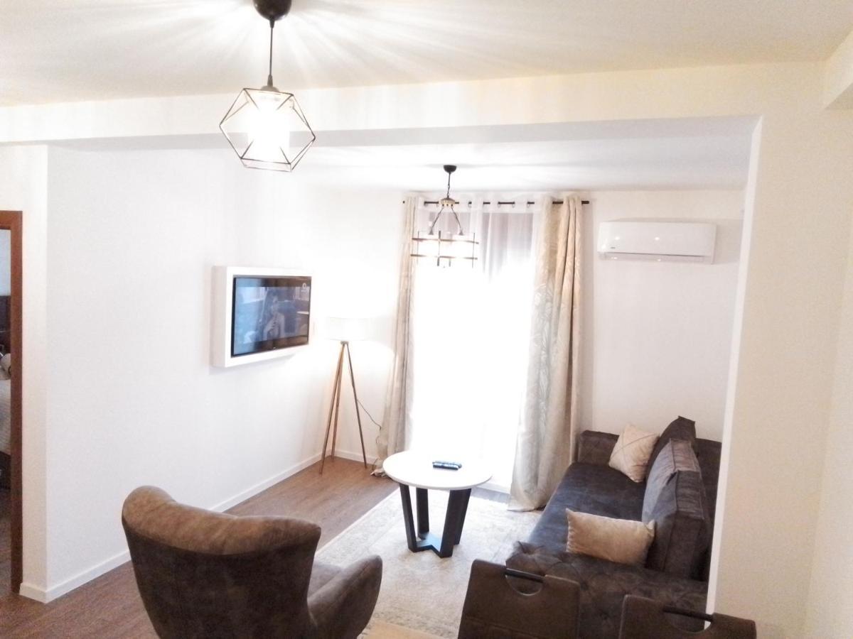Apartmani Fantasia Cetinje Ngoại thất bức ảnh
