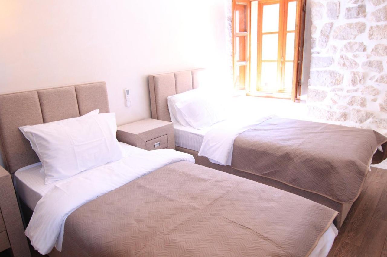 Apartmani Fantasia Cetinje Ngoại thất bức ảnh