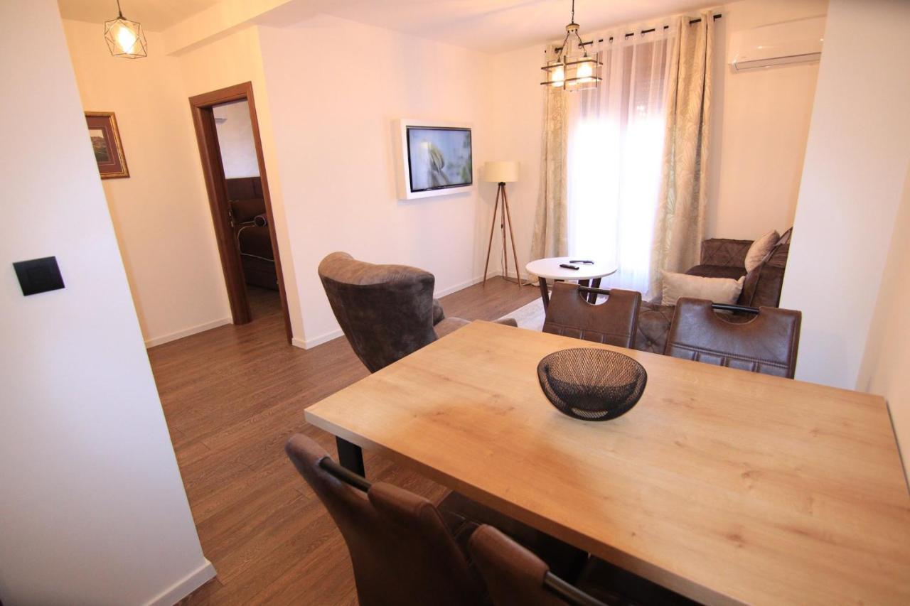 Apartmani Fantasia Cetinje Ngoại thất bức ảnh