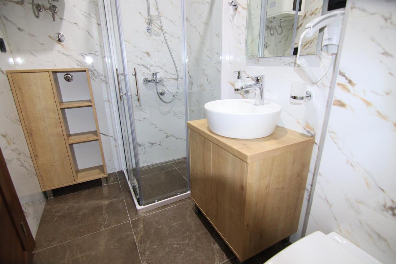 Apartmani Fantasia Cetinje Ngoại thất bức ảnh