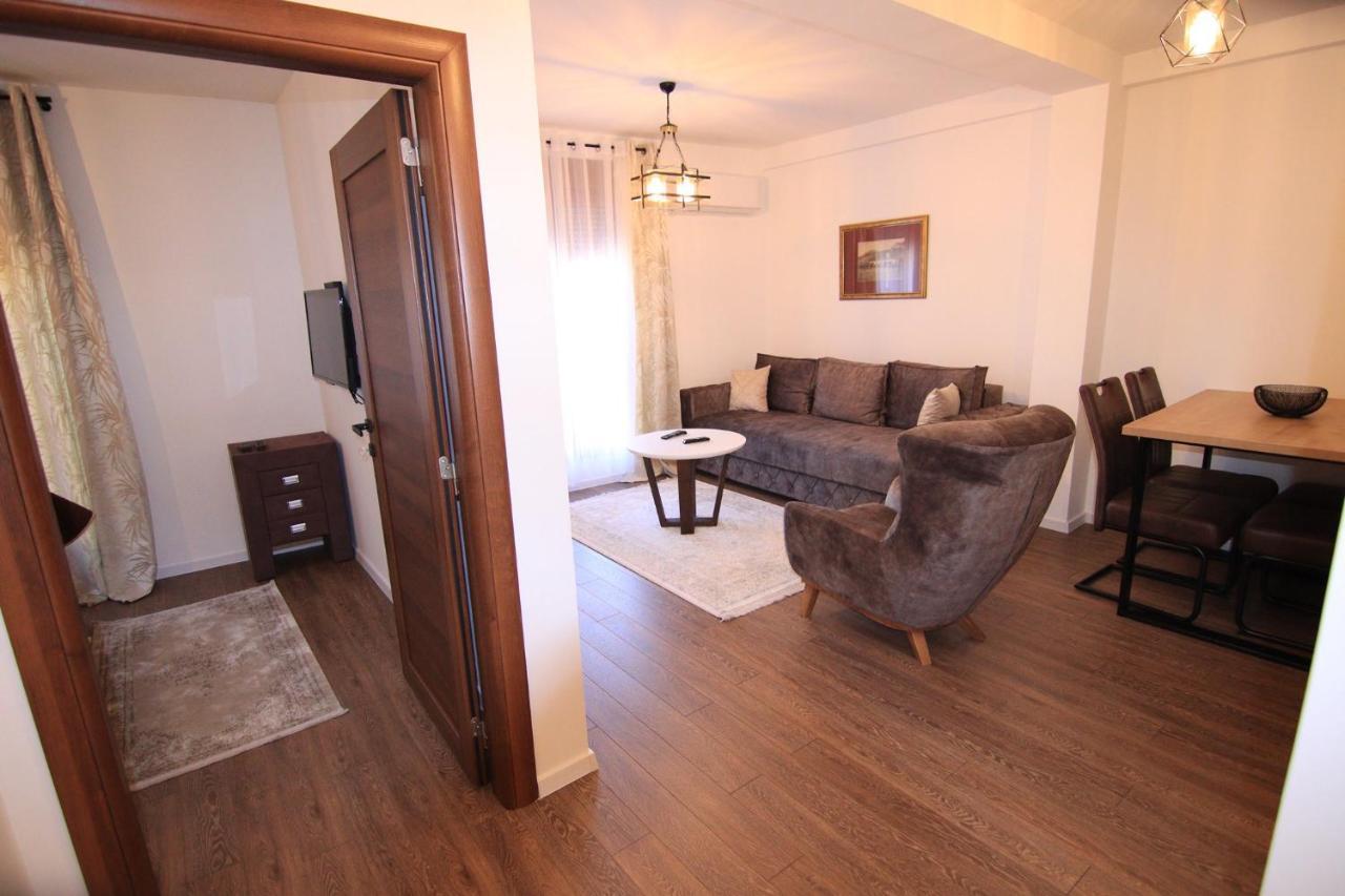 Apartmani Fantasia Cetinje Ngoại thất bức ảnh
