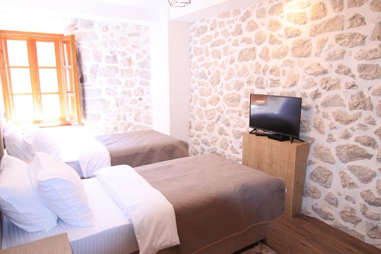 Apartmani Fantasia Cetinje Ngoại thất bức ảnh
