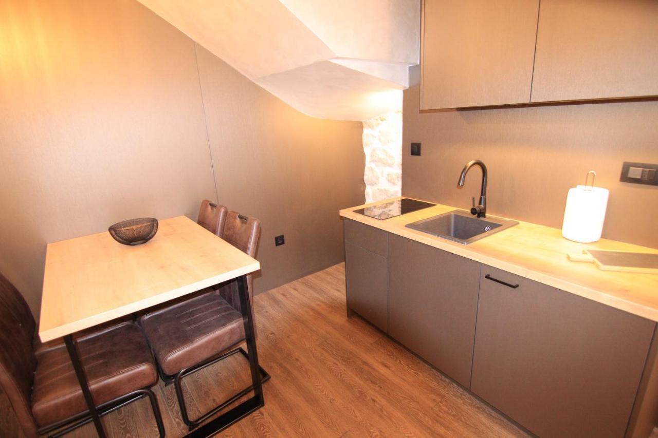 Apartmani Fantasia Cetinje Ngoại thất bức ảnh