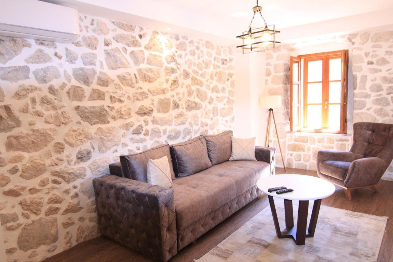 Apartmani Fantasia Cetinje Ngoại thất bức ảnh