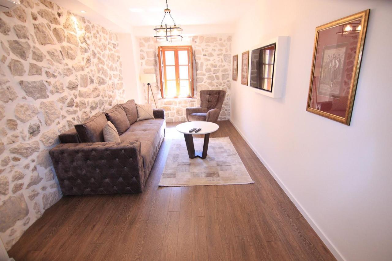 Apartmani Fantasia Cetinje Ngoại thất bức ảnh