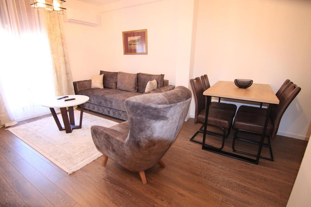 Apartmani Fantasia Cetinje Ngoại thất bức ảnh