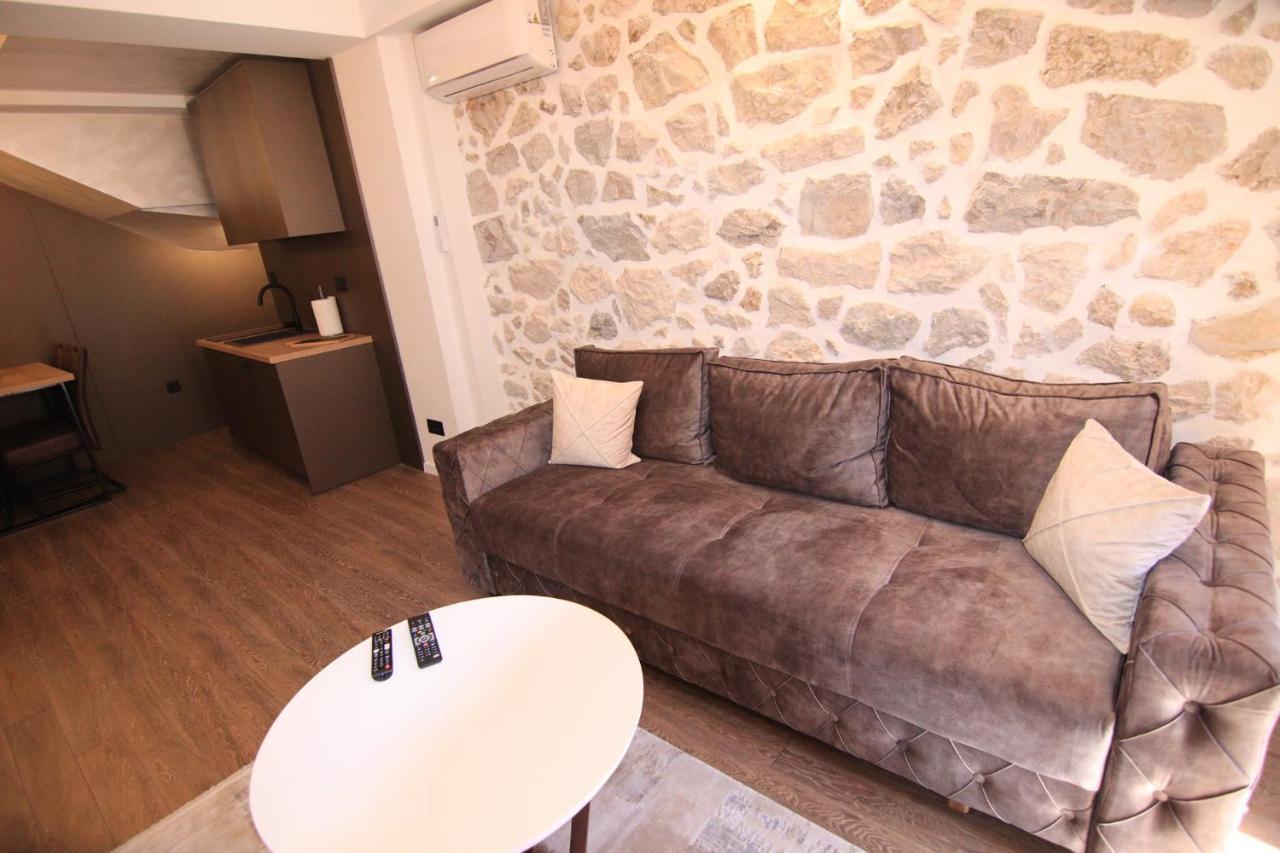 Apartmani Fantasia Cetinje Ngoại thất bức ảnh