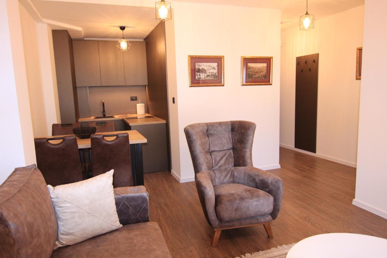 Apartmani Fantasia Cetinje Ngoại thất bức ảnh
