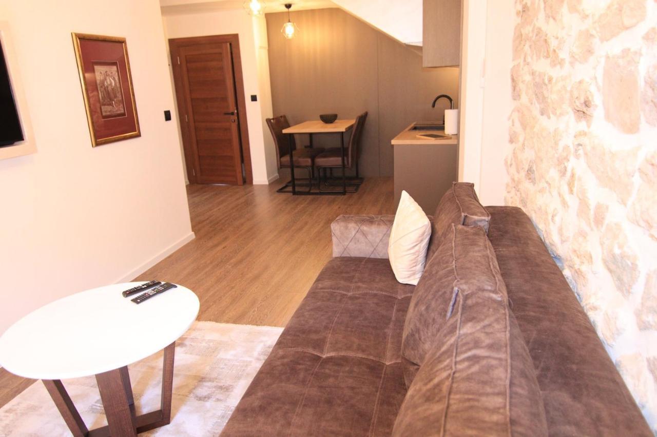 Apartmani Fantasia Cetinje Ngoại thất bức ảnh