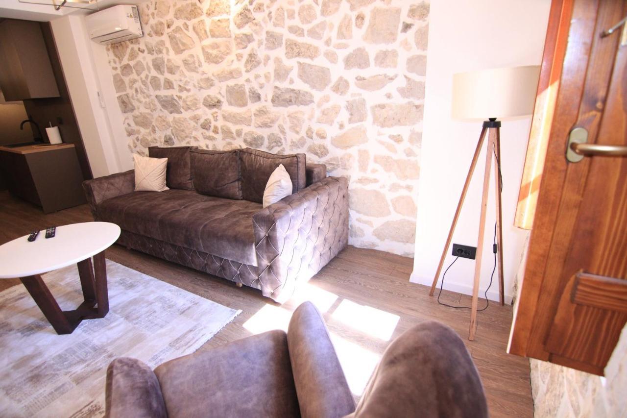 Apartmani Fantasia Cetinje Ngoại thất bức ảnh
