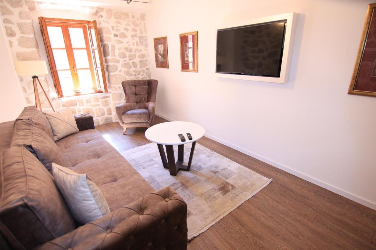 Apartmani Fantasia Cetinje Ngoại thất bức ảnh