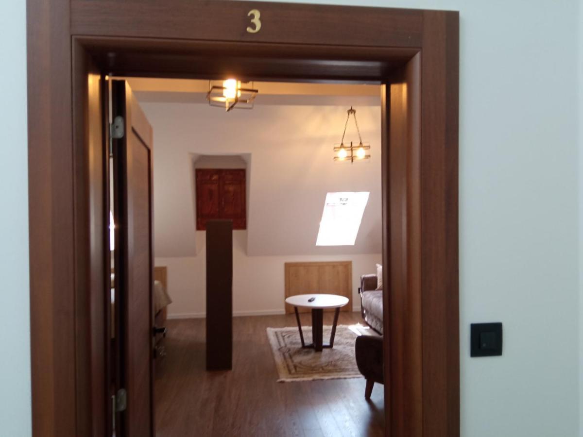 Apartmani Fantasia Cetinje Ngoại thất bức ảnh