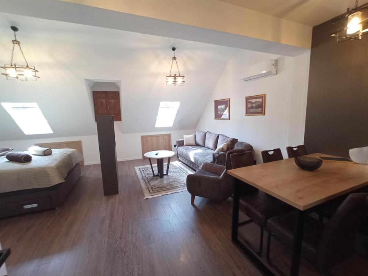 Apartmani Fantasia Cetinje Ngoại thất bức ảnh