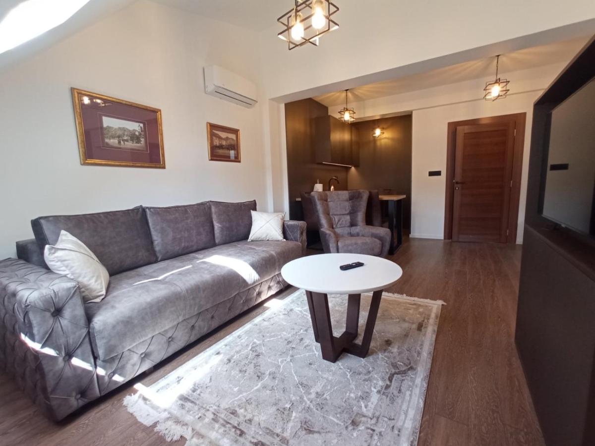 Apartmani Fantasia Cetinje Ngoại thất bức ảnh