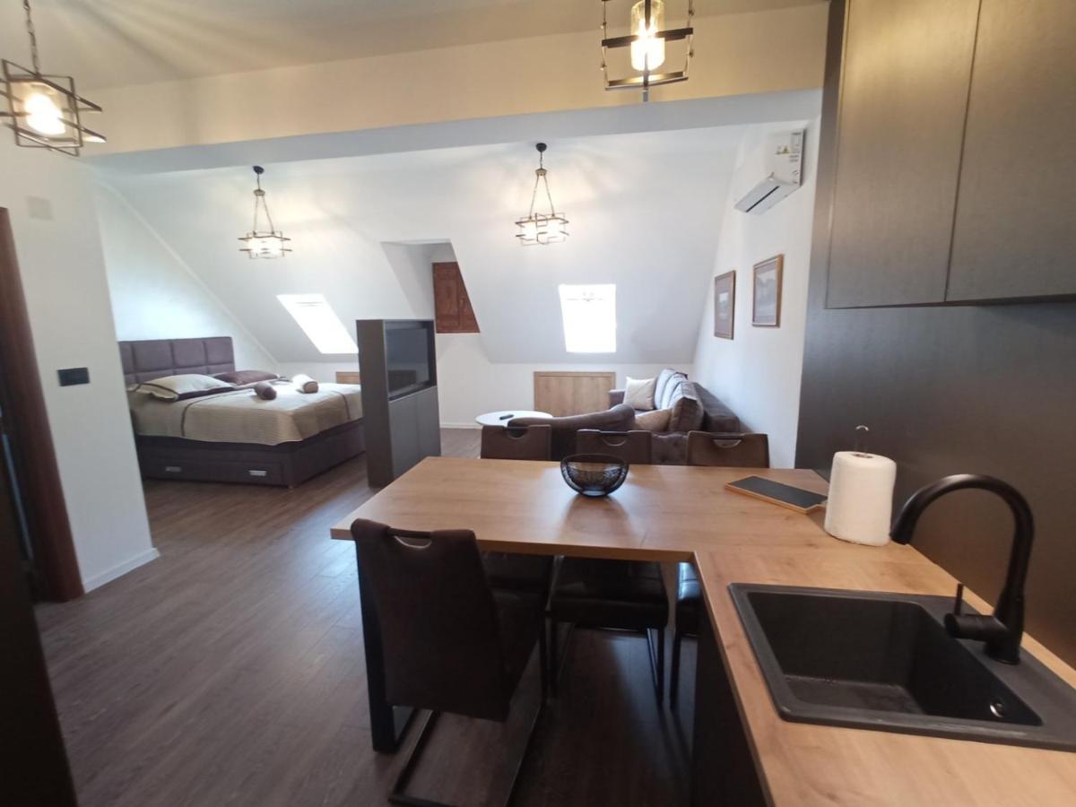 Apartmani Fantasia Cetinje Ngoại thất bức ảnh